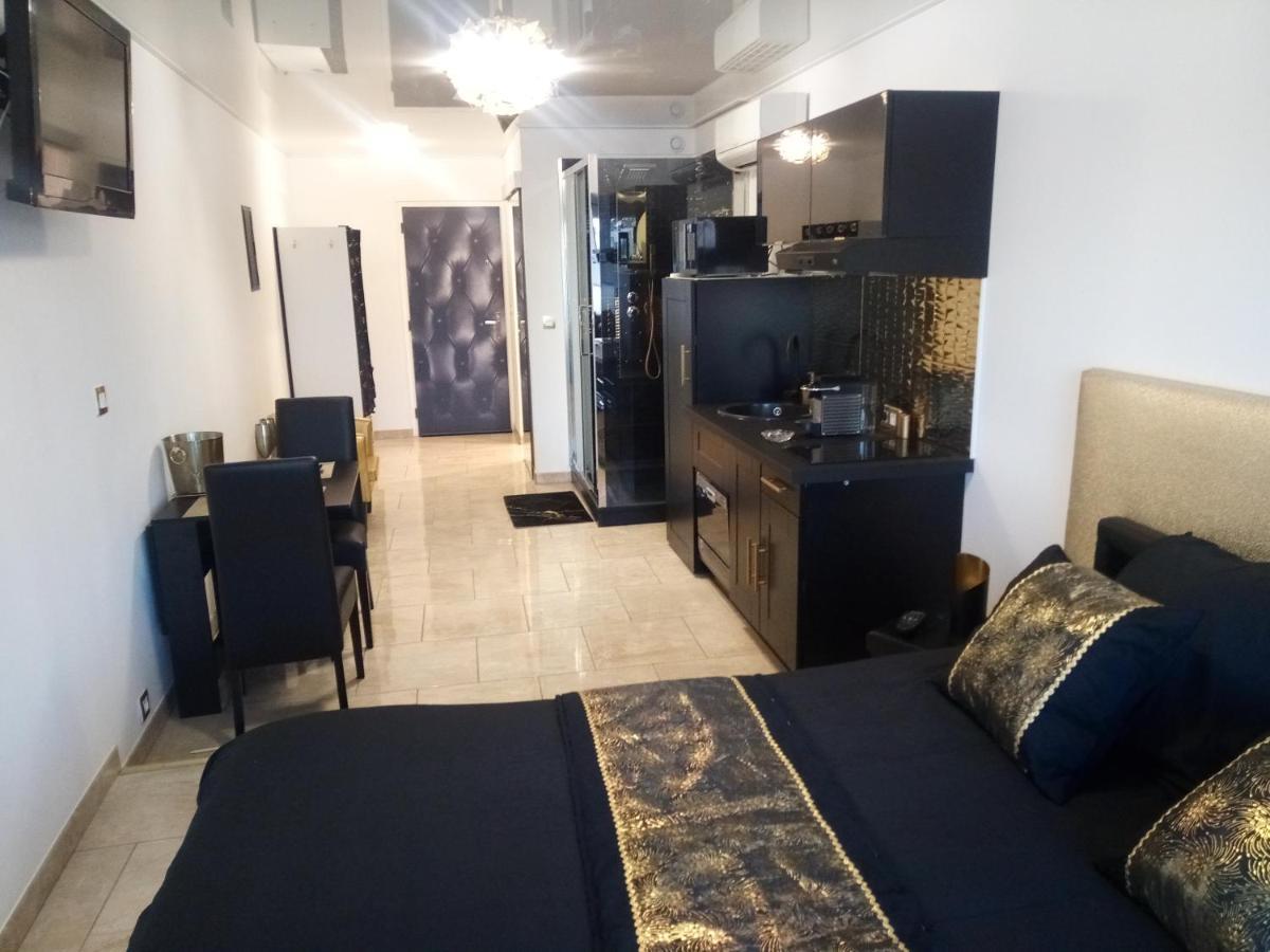 Village Naturiste Le Goldenblack Agde Exterior foto